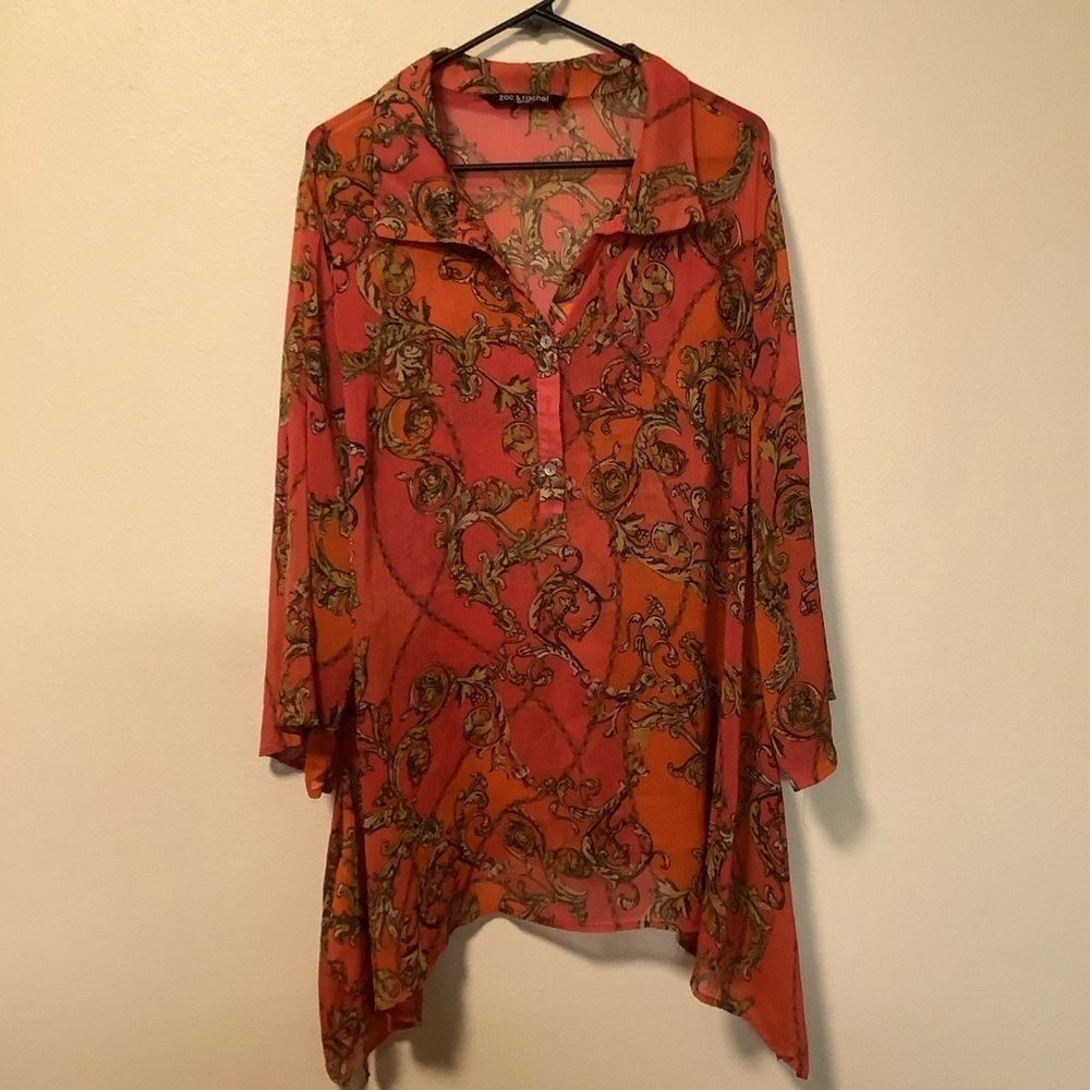 Zac & Rachel plus size 3X coral pink printed sheer half button shark hem tunic